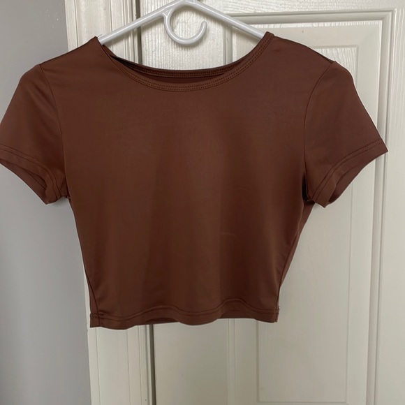 Brown croped tee - Picture 1 of 3